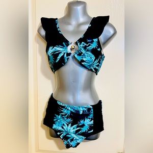Tropical 🏝️ Inspired Bathing Suit. High Rise bottoms. Size MEDIUM. NWT